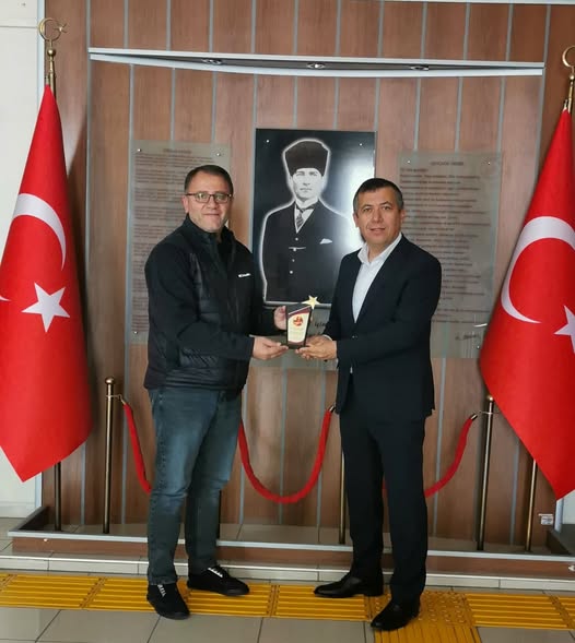 MERHUM AŞIK RUHANİ ADINA TEŞEKKÜR PLAKETİ
