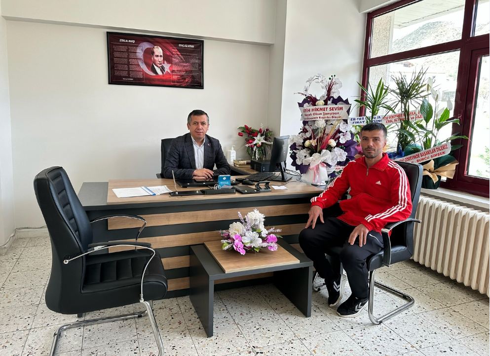 İLÇEMİZE ATANAN GENÇLİK VE SPOR MÜDÜRÜMÜZE HAYIRLI OLSUN ZİYARETİ