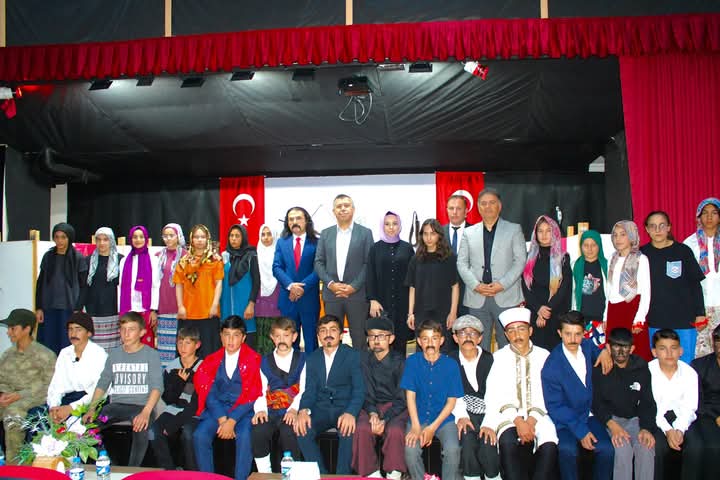 ''HİLAL DOĞDU'' İSİMLİ TİYATRO OYUNU